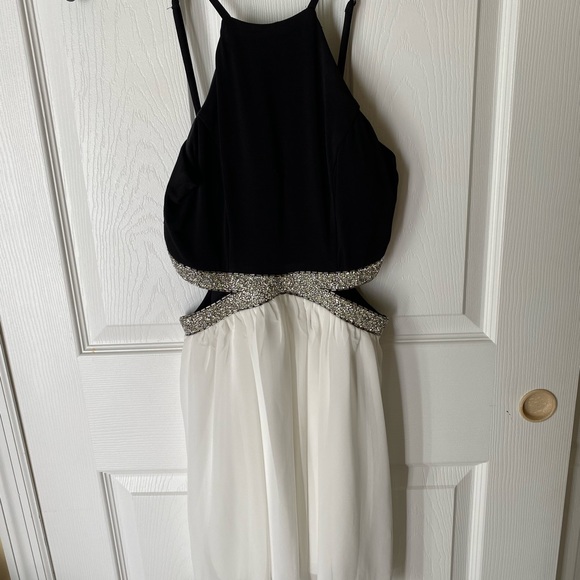 Speechless Dress size 3 - Picture 2 of 8